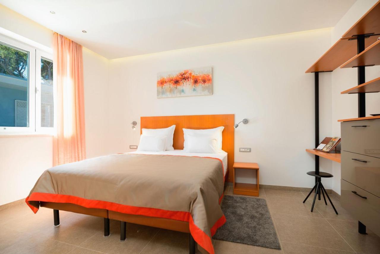 Beach Residences Caroline Hvar Town Bagian luar foto