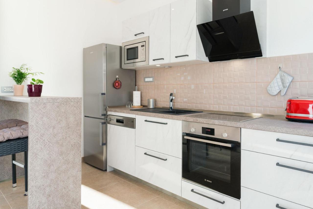 Beach Residences Caroline Hvar Town Bagian luar foto